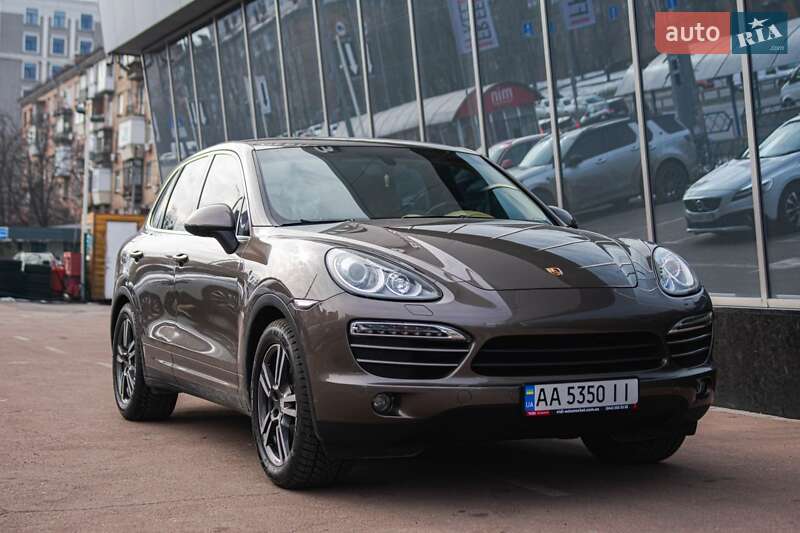 Позашляховик / Кросовер Porsche Cayenne 2013 в Києві