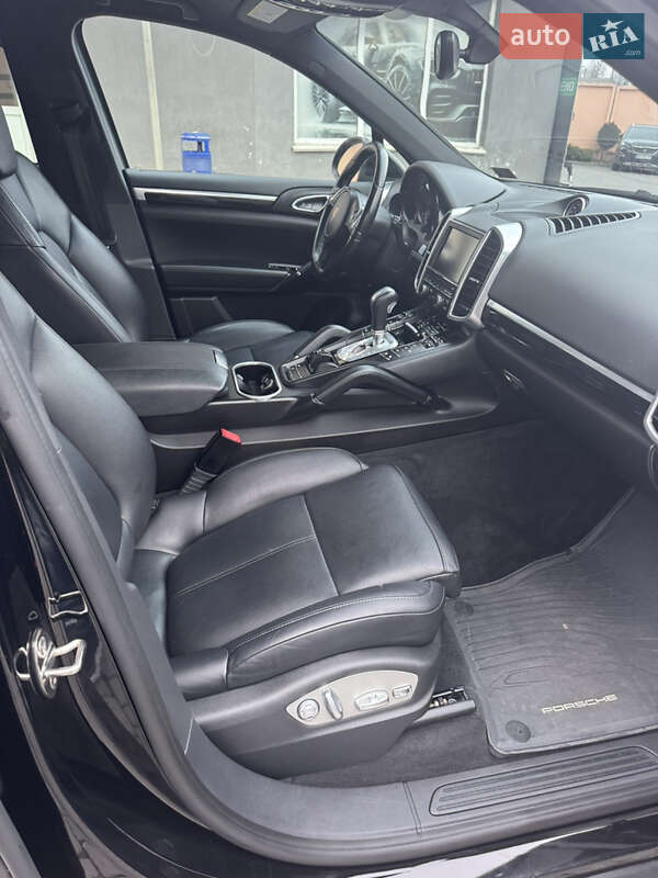 Внедорожник / Кроссовер Porsche Cayenne 2014 в Хмельницком