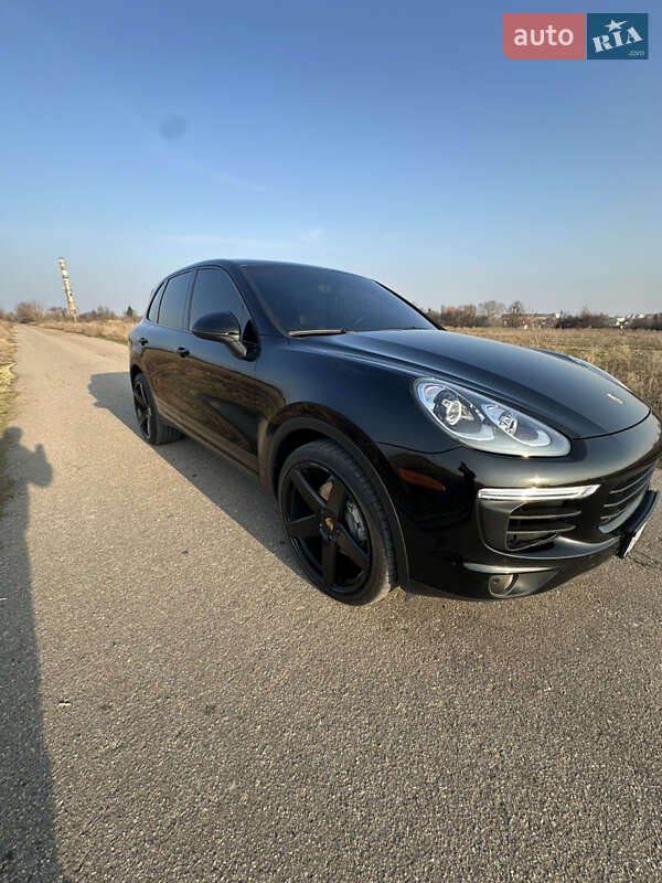 Внедорожник / Кроссовер Porsche Cayenne 2015 в Мироновке