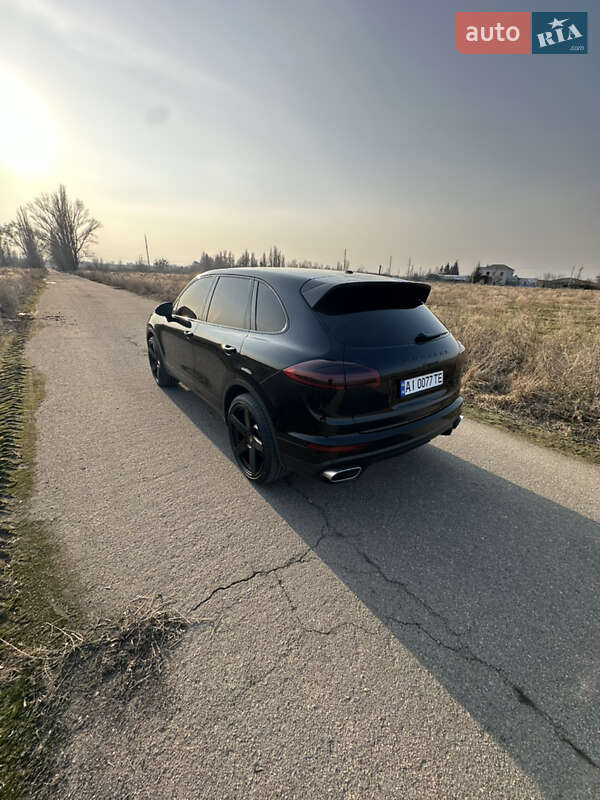 Внедорожник / Кроссовер Porsche Cayenne 2015 в Мироновке