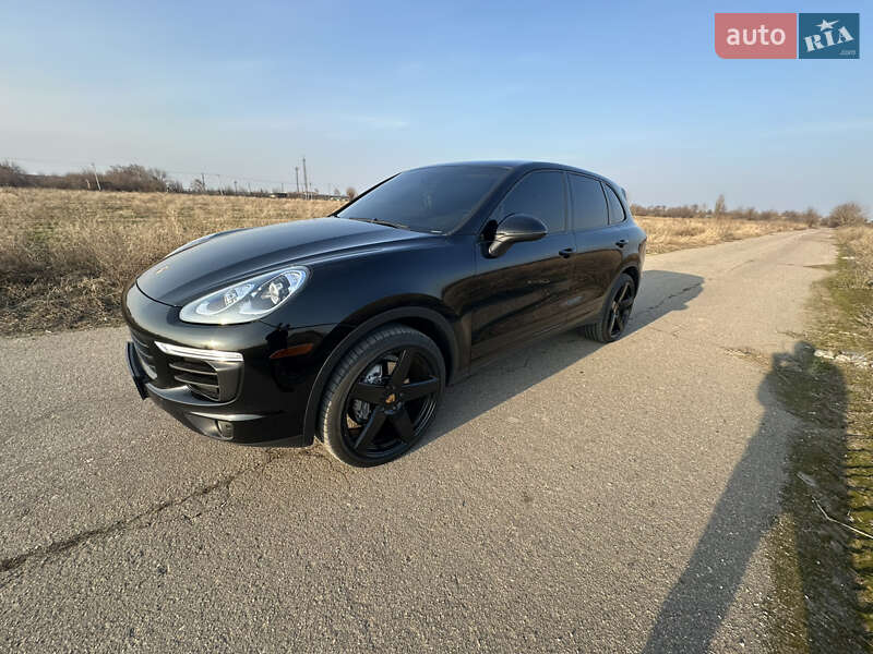 Внедорожник / Кроссовер Porsche Cayenne 2015 в Мироновке