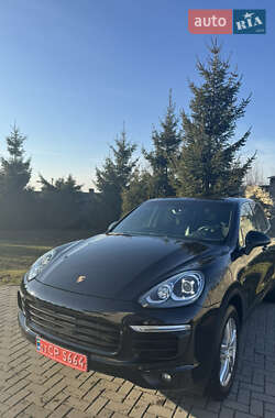 Внедорожник / Кроссовер Porsche Cayenne 2015 в Луцке