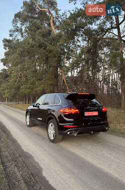 Внедорожник / Кроссовер Porsche Cayenne 2015 в Луцке