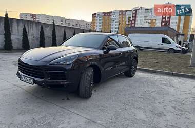 Внедорожник / Кроссовер Porsche Cayenne 2022 в 