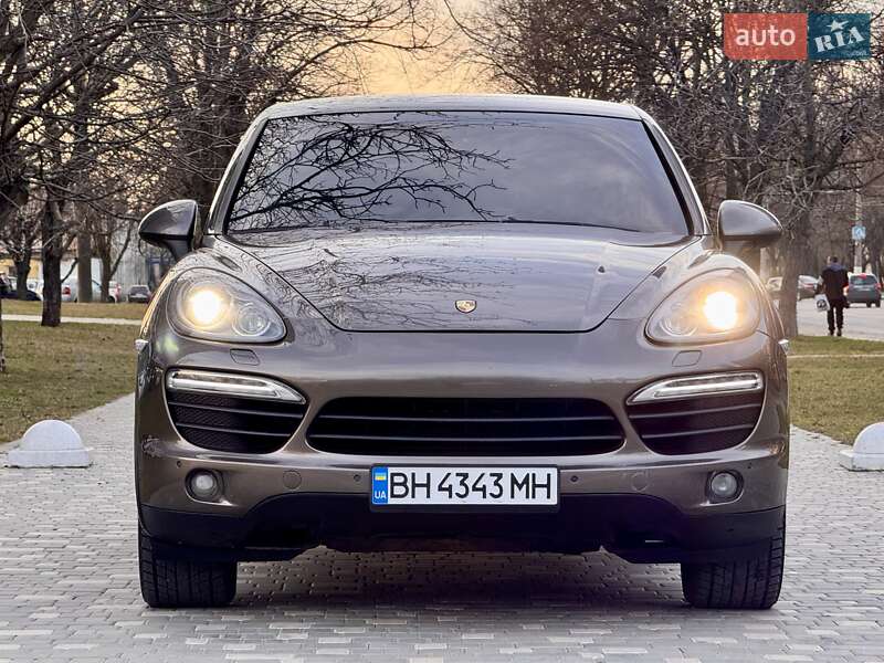 Позашляховик / Кросовер Porsche Cayenne 2011 в Одесі