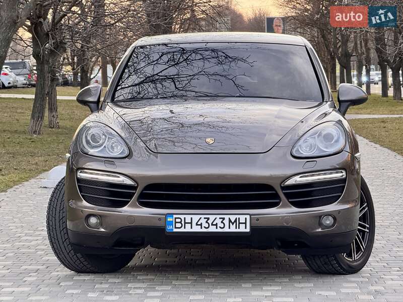 Позашляховик / Кросовер Porsche Cayenne 2011 в Одесі