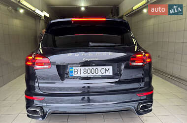 Внедорожник / Кроссовер Porsche Cayenne 2017 в 