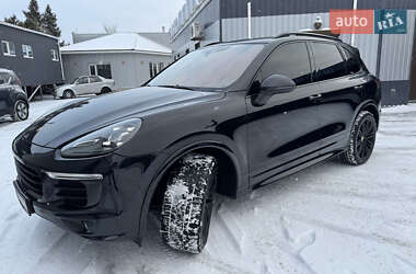 Внедорожник / Кроссовер Porsche Cayenne 2017 в 