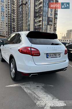 Внедорожник / Кроссовер Porsche Cayenne 2013 в 