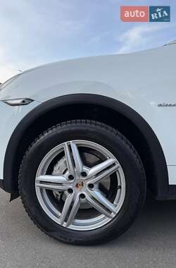 Внедорожник / Кроссовер Porsche Cayenne 2013 в 