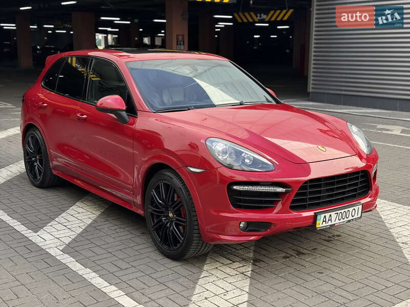 Позашляховик / Кросовер Porsche Cayenne 2013 в Києві