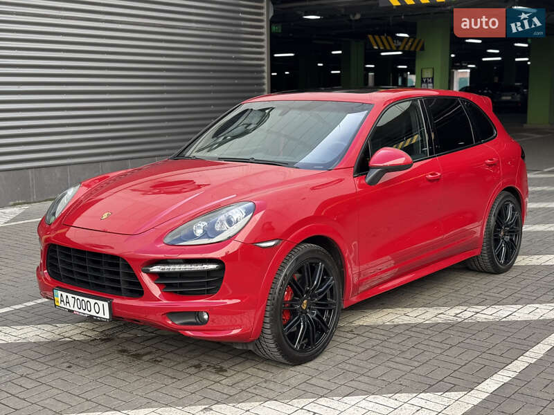Позашляховик / Кросовер Porsche Cayenne 2013 в Києві