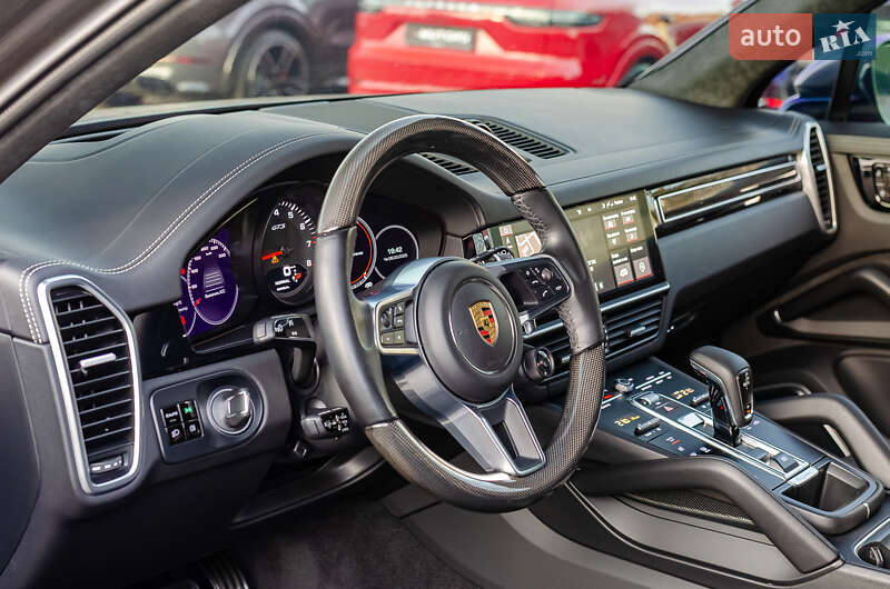 Внедорожник / Кроссовер Porsche Cayenne 2021 в Киеве