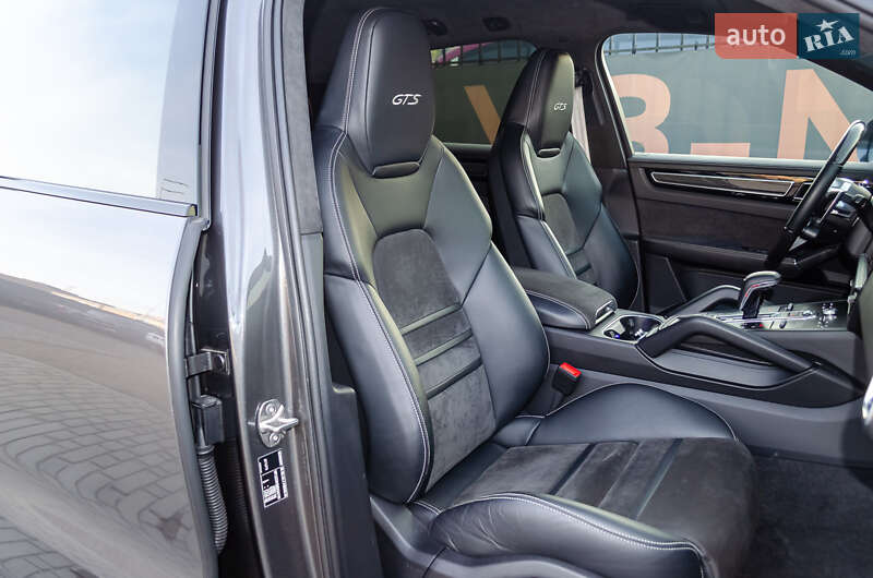 Внедорожник / Кроссовер Porsche Cayenne 2021 в Киеве