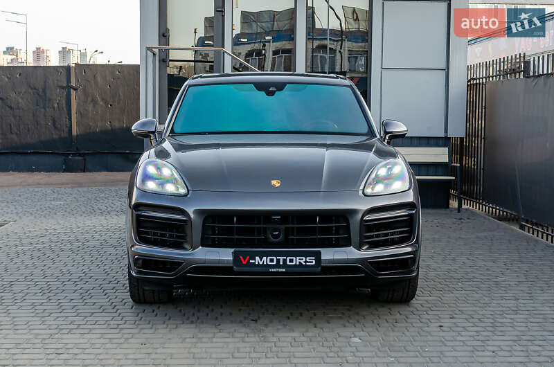 Внедорожник / Кроссовер Porsche Cayenne 2021 в Киеве