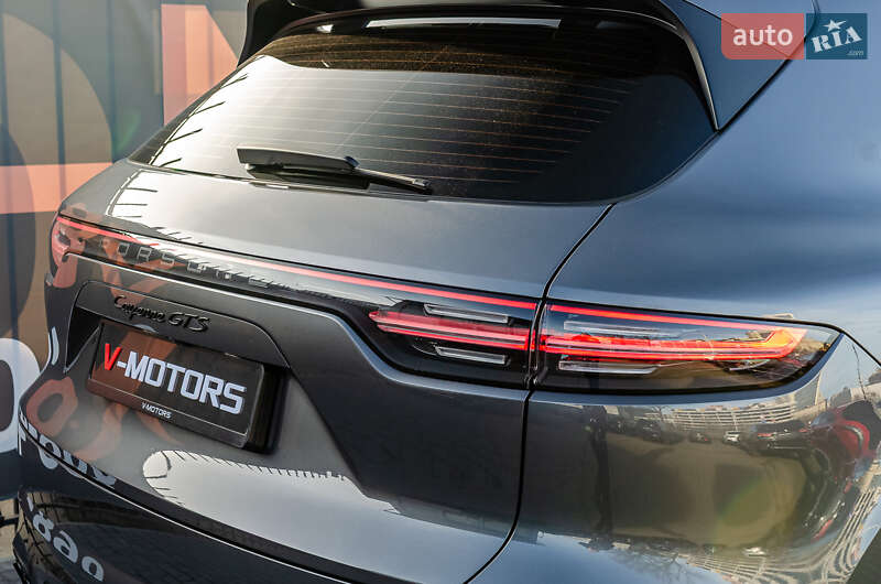 Внедорожник / Кроссовер Porsche Cayenne 2021 в Киеве