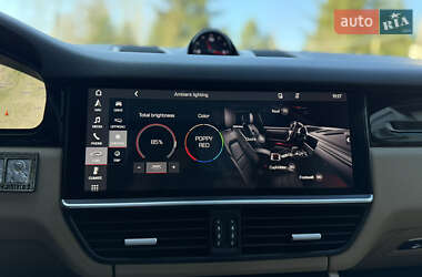 Позашляховик / Кросовер Porsche Cayenne 2019 в 