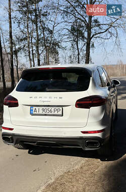 Внедорожник / Кроссовер Porsche Cayenne 2016 в 