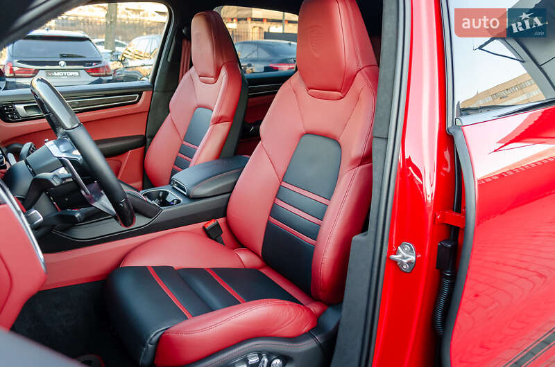 Внедорожник / Кроссовер Porsche Cayenne 2020 в Киеве