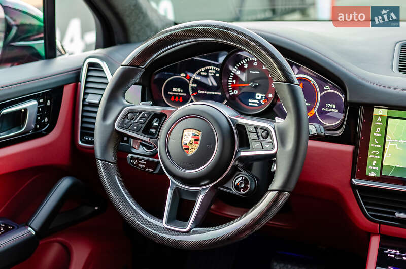 Внедорожник / Кроссовер Porsche Cayenne 2020 в Киеве