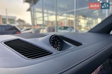 Позашляховик / Кросовер Porsche Cayenne 2019 в 