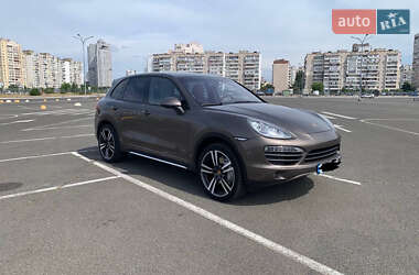 Внедорожник / Кроссовер Porsche Cayenne 2011 в Киеве