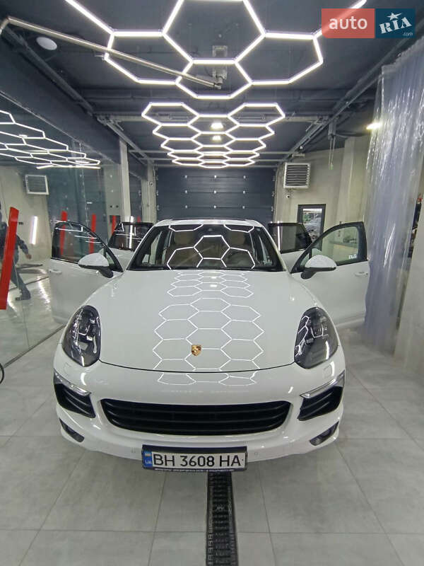 Porsche Cayenne 2015
