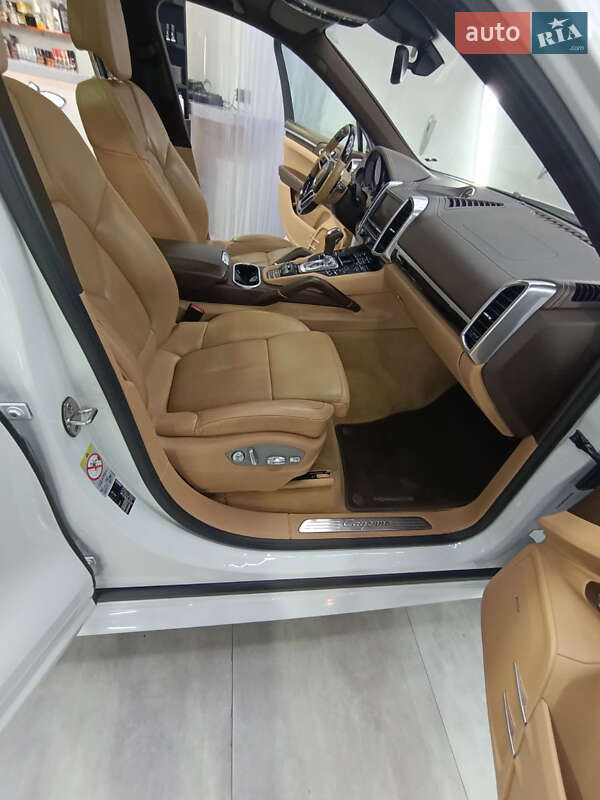 Внедорожник / Кроссовер Porsche Cayenne 2015 в Одессе