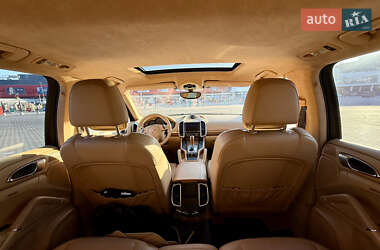 Внедорожник / Кроссовер Porsche Cayenne 2010 в 
