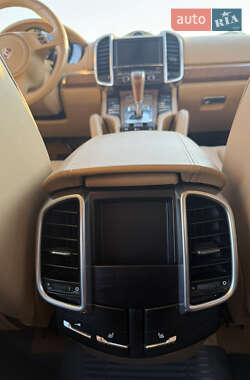 Внедорожник / Кроссовер Porsche Cayenne 2010 в 