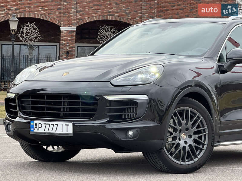 Внедорожник / Кроссовер Porsche Cayenne 2016 в Киеве