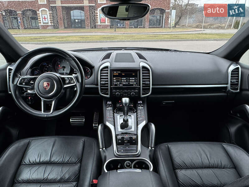 Внедорожник / Кроссовер Porsche Cayenne 2016 в Киеве