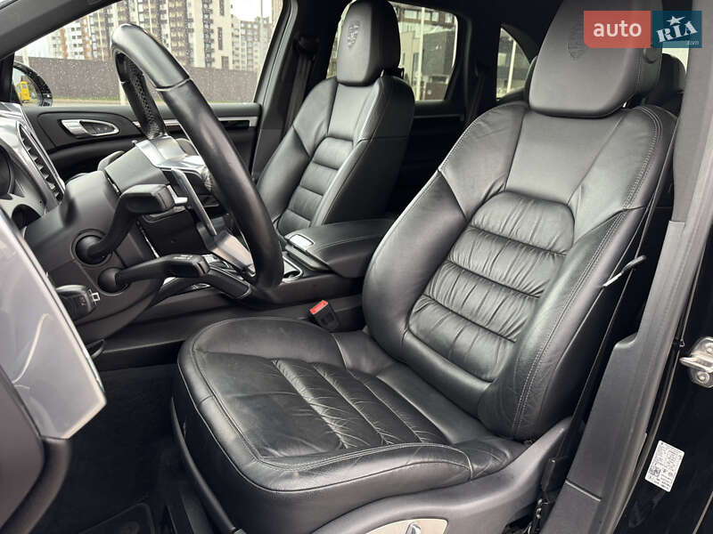 Внедорожник / Кроссовер Porsche Cayenne 2016 в Киеве