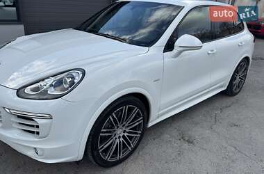 Внедорожник / Кроссовер Porsche Cayenne 2015 в 
