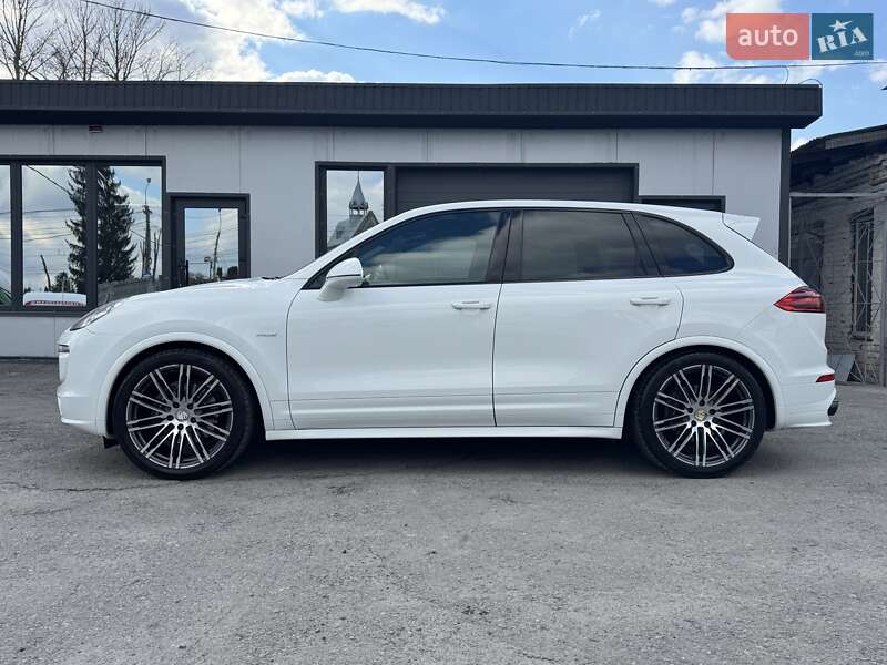 Позашляховик / Кросовер Porsche Cayenne 2015 в Тернополі