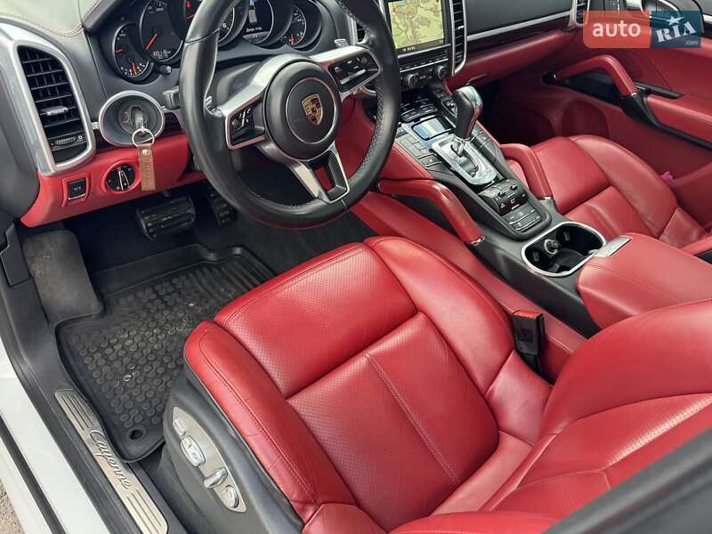 Позашляховик / Кросовер Porsche Cayenne 2015 в Тернополі