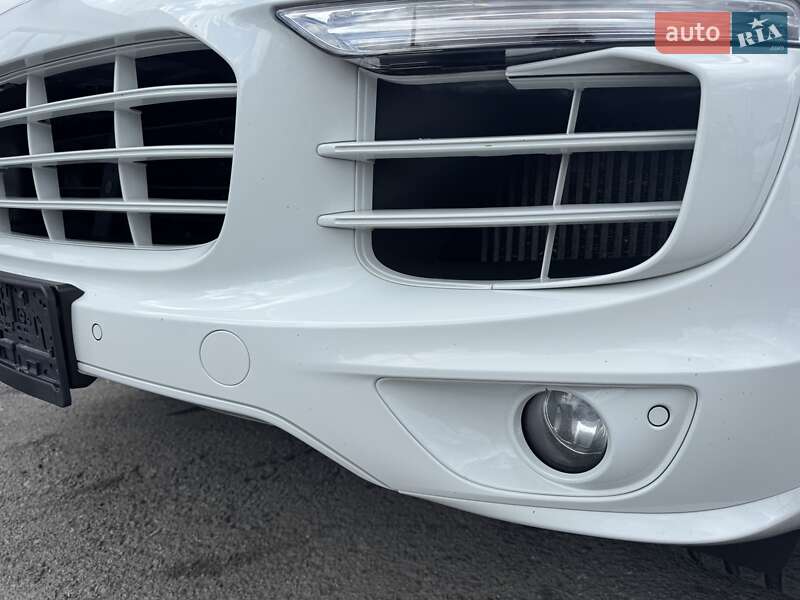Позашляховик / Кросовер Porsche Cayenne 2015 в Тернополі