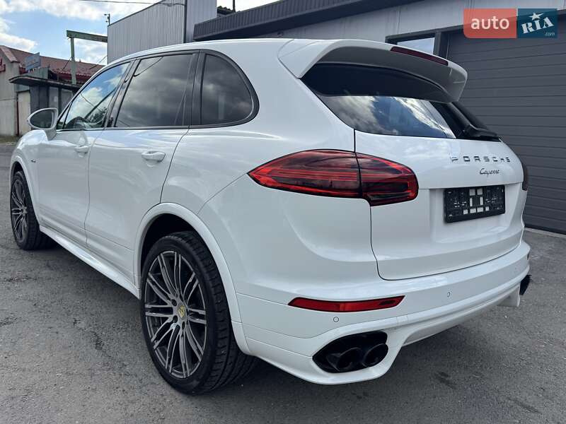Позашляховик / Кросовер Porsche Cayenne 2015 в Тернополі