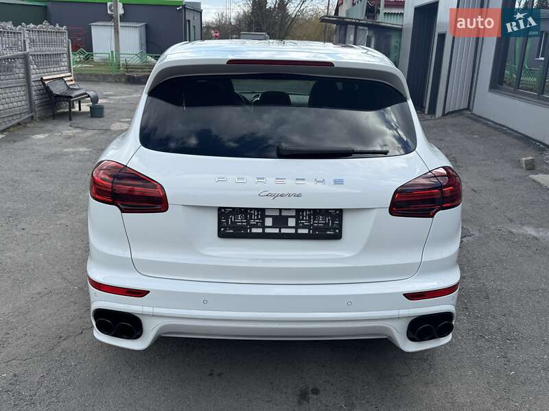 Позашляховик / Кросовер Porsche Cayenne 2015 в Тернополі