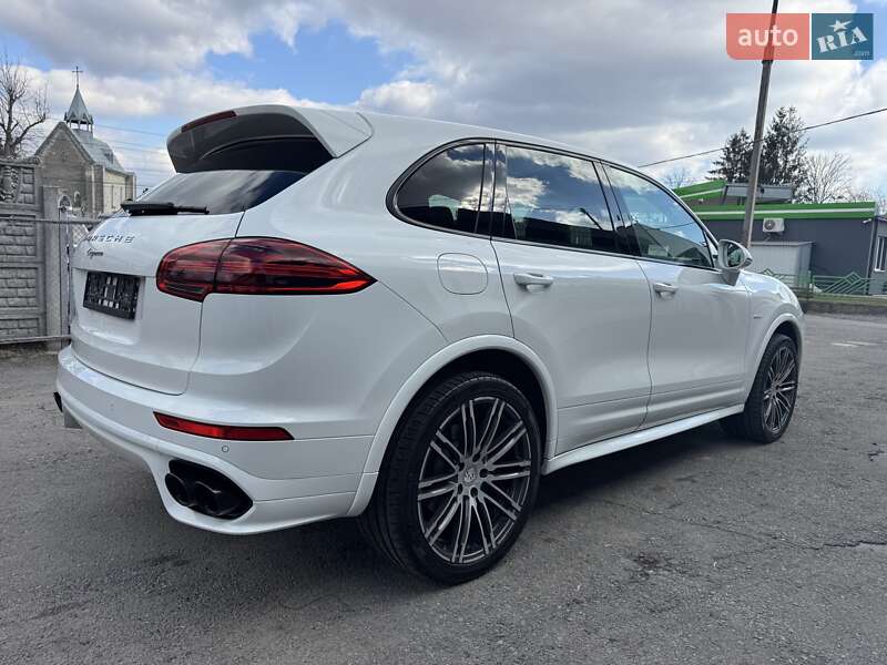 Позашляховик / Кросовер Porsche Cayenne 2015 в Тернополі