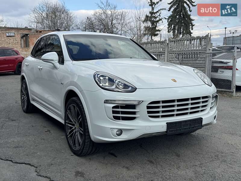 Позашляховик / Кросовер Porsche Cayenne 2015 в Тернополі