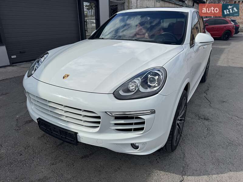 Позашляховик / Кросовер Porsche Cayenne 2015 в Тернополі