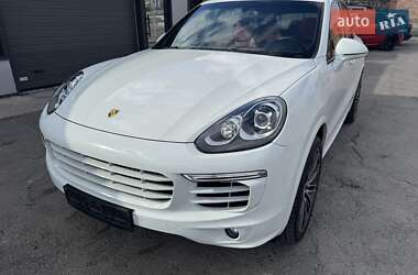 Внедорожник / Кроссовер Porsche Cayenne 2015 в 