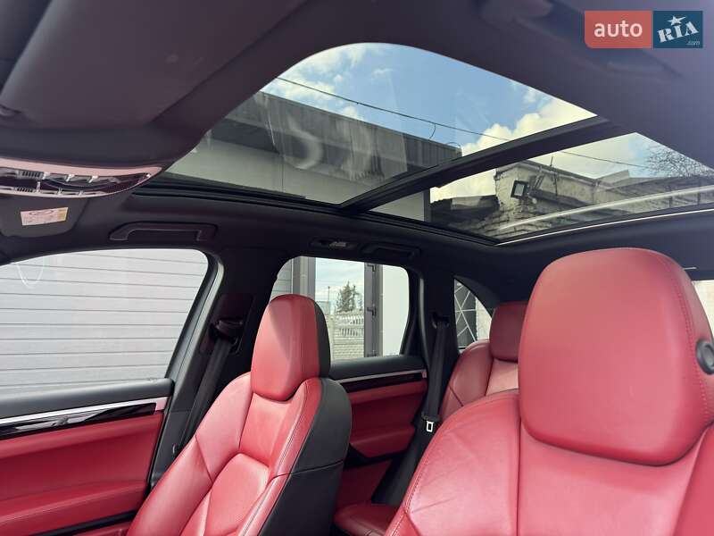 Внедорожник / Кроссовер Porsche Cayenne 2015 в Тернополе