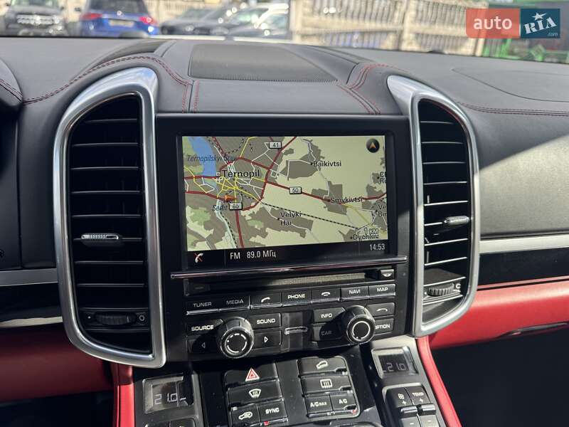Позашляховик / Кросовер Porsche Cayenne 2015 в Тернополі
