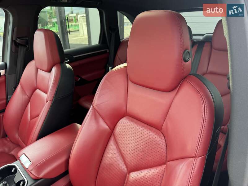 Позашляховик / Кросовер Porsche Cayenne 2015 в Тернополі