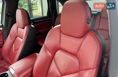 Внедорожник / Кроссовер Porsche Cayenne 2015 в 