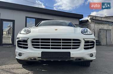 Внедорожник / Кроссовер Porsche Cayenne 2015 в 