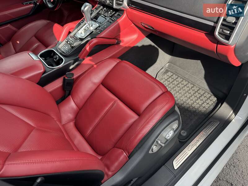 Внедорожник / Кроссовер Porsche Cayenne 2015 в Тернополе