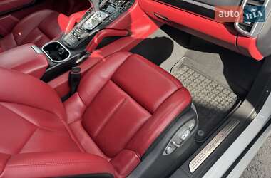 Внедорожник / Кроссовер Porsche Cayenne 2015 в 